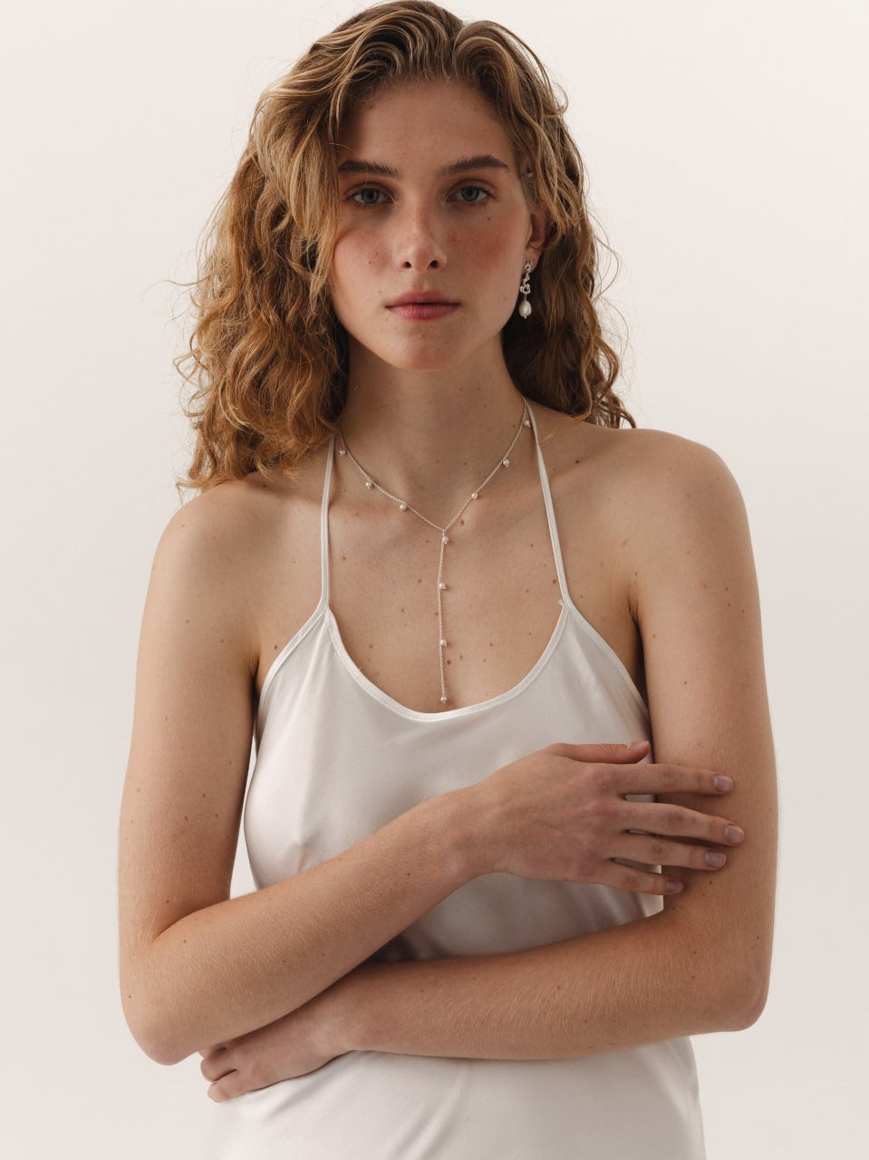 Lariat pearl necklace