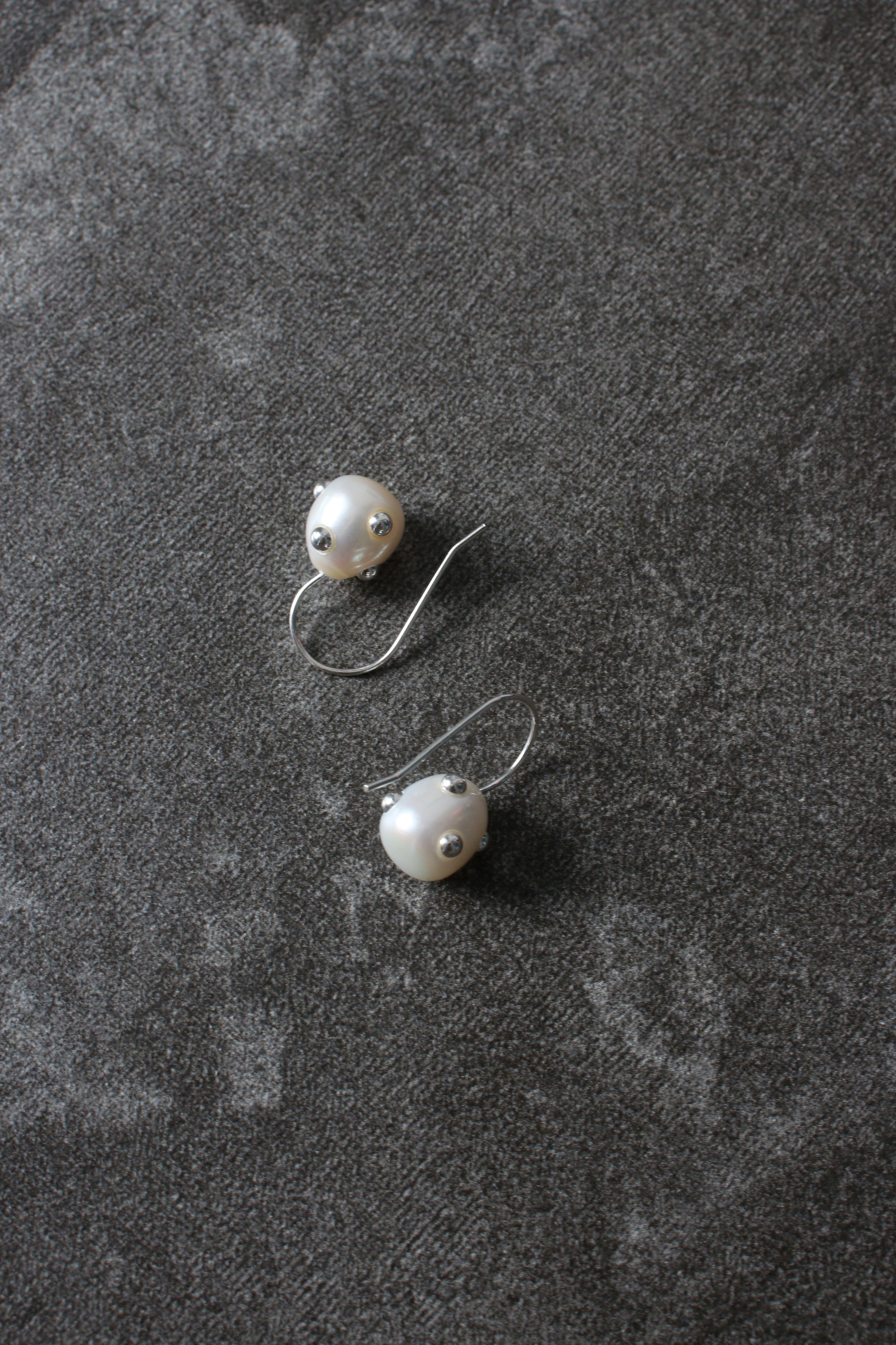 Сережки Dragons Nest White