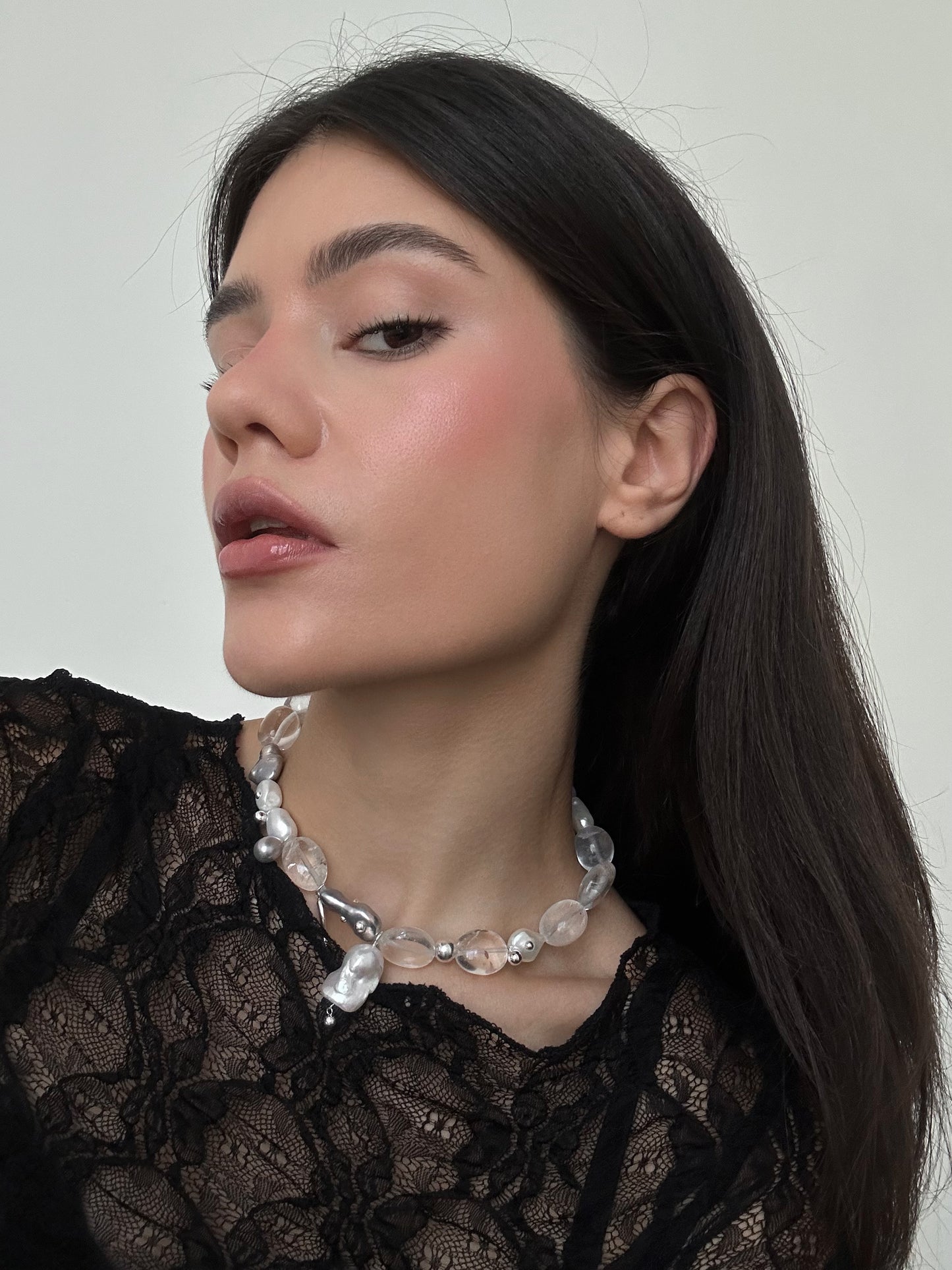 Mix of pearls and crystal necklace
