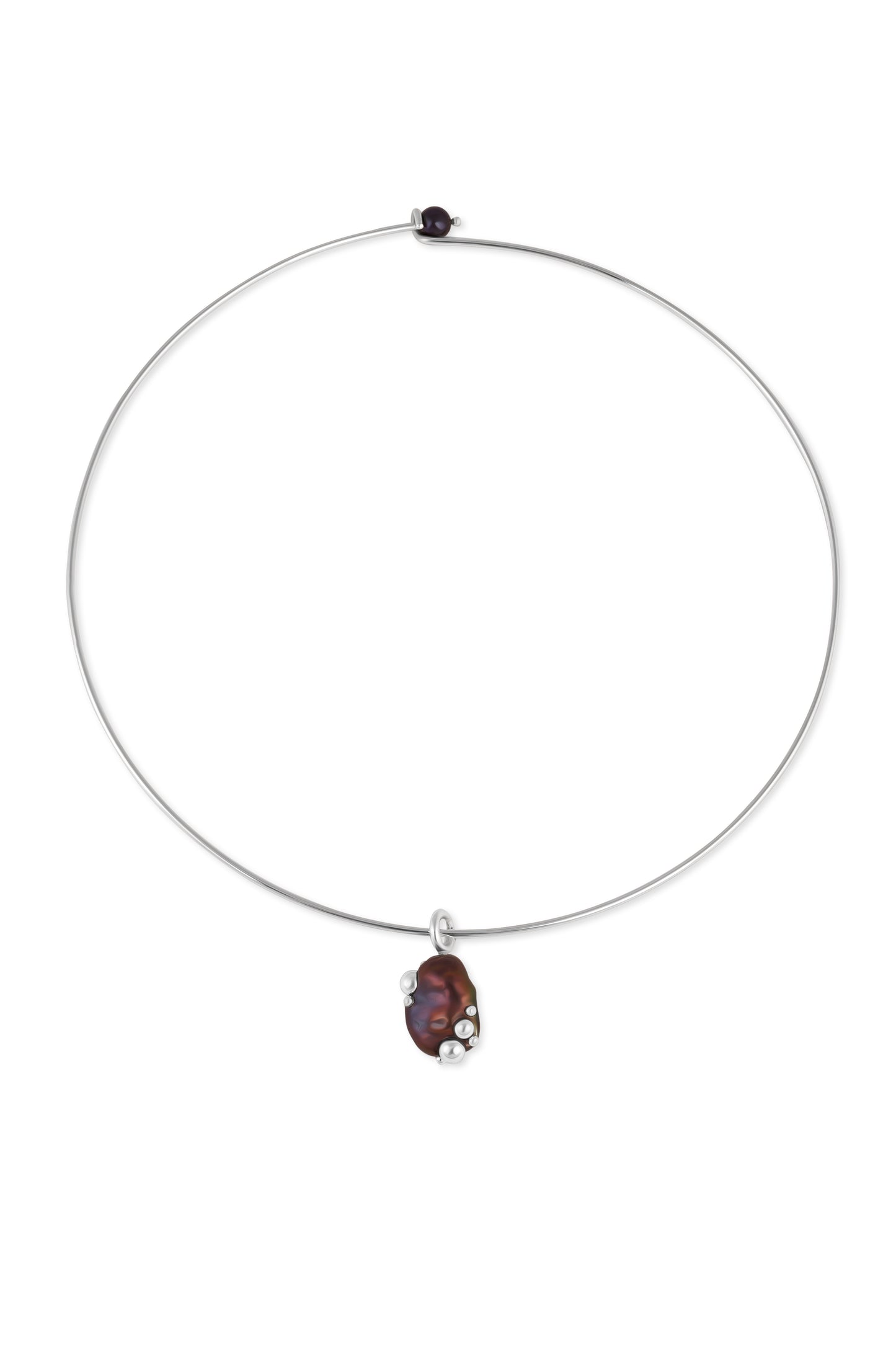 Necklace with black pearl