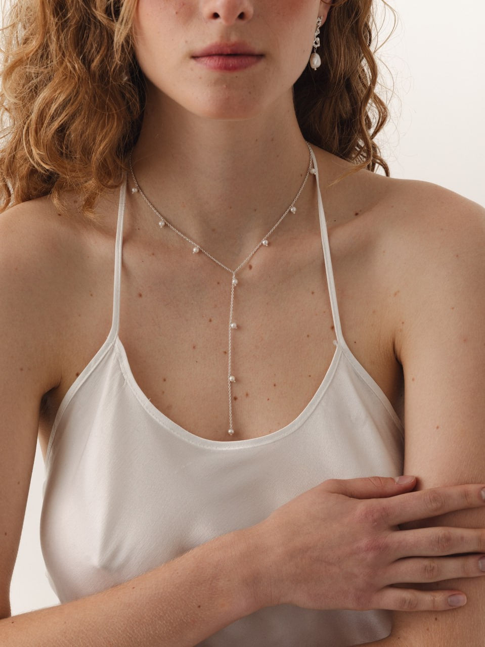Lariat pearl necklace