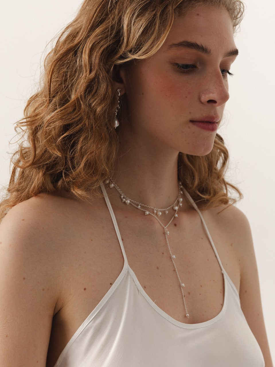 Lariat pearl necklace