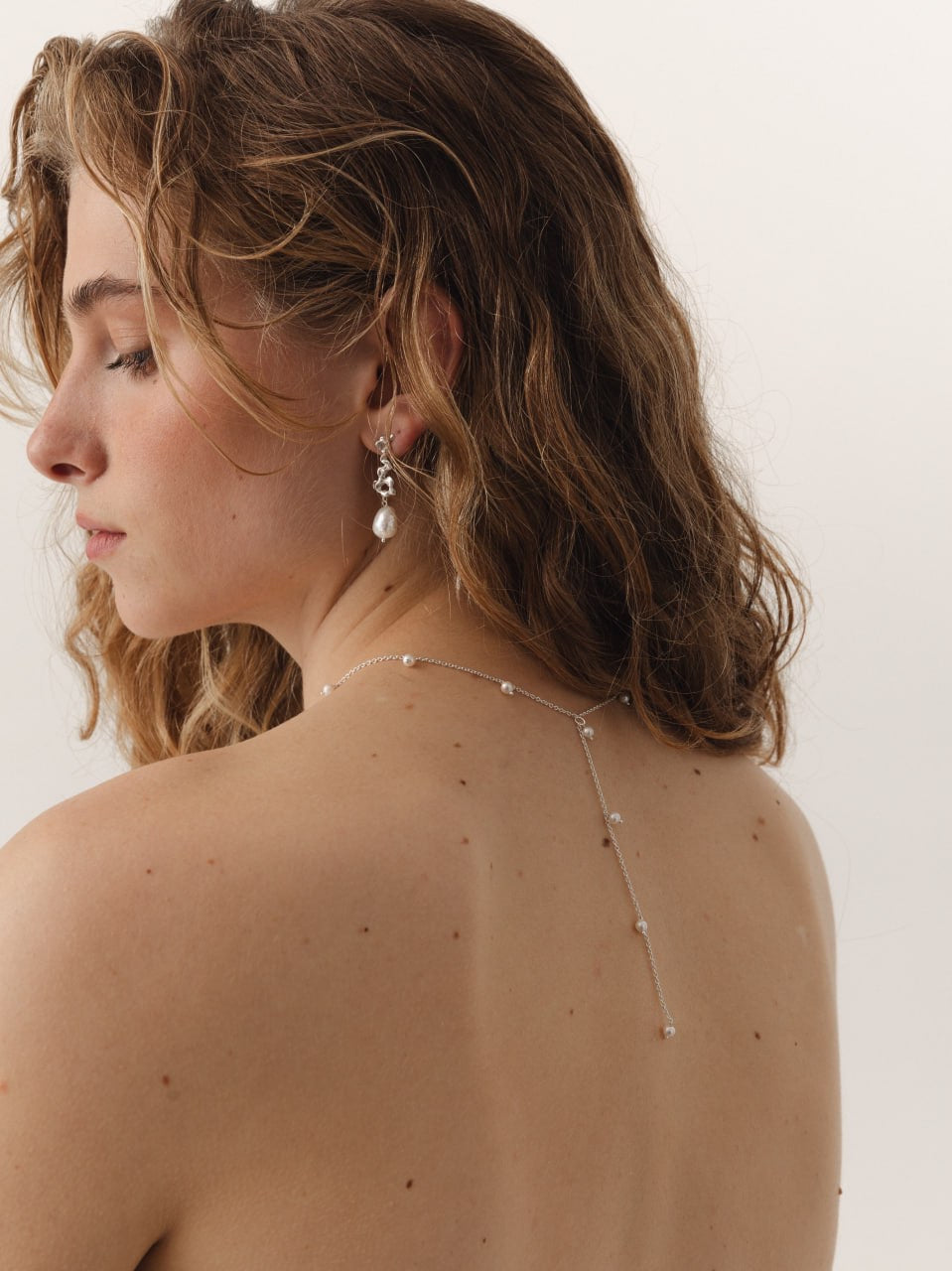Lariat pearl necklace