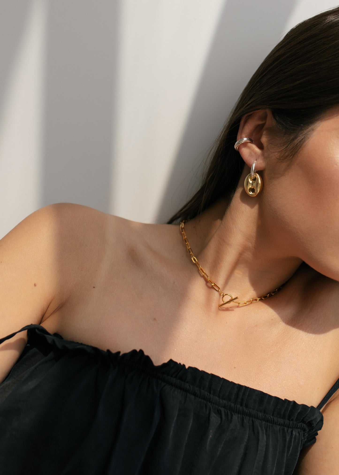 Chain with toggle clasp