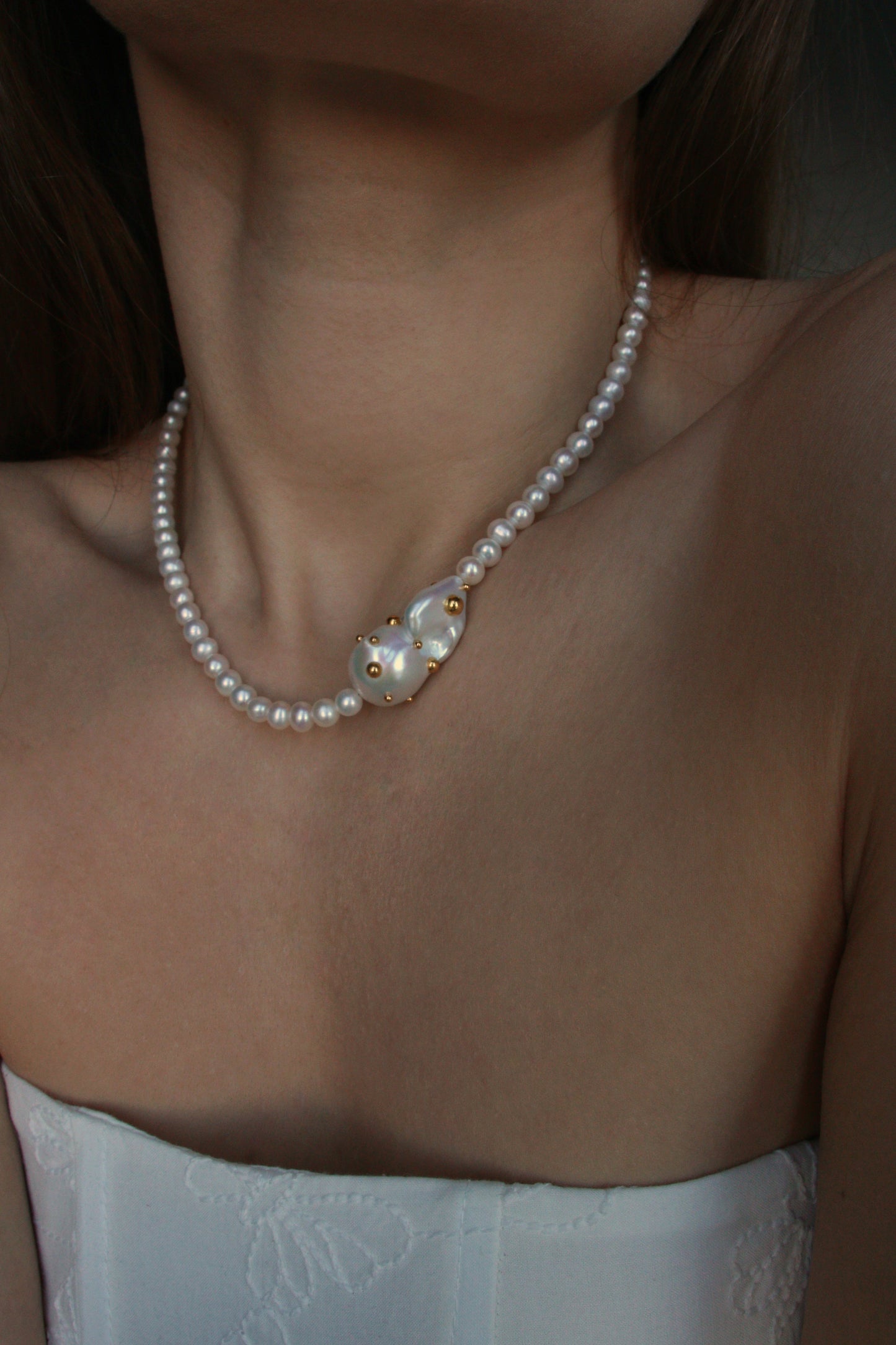 "Comet" necklace baroque