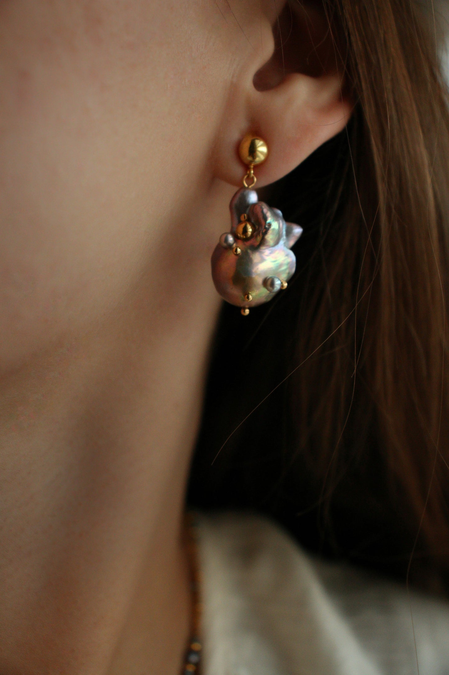 Baroque pearl earrings