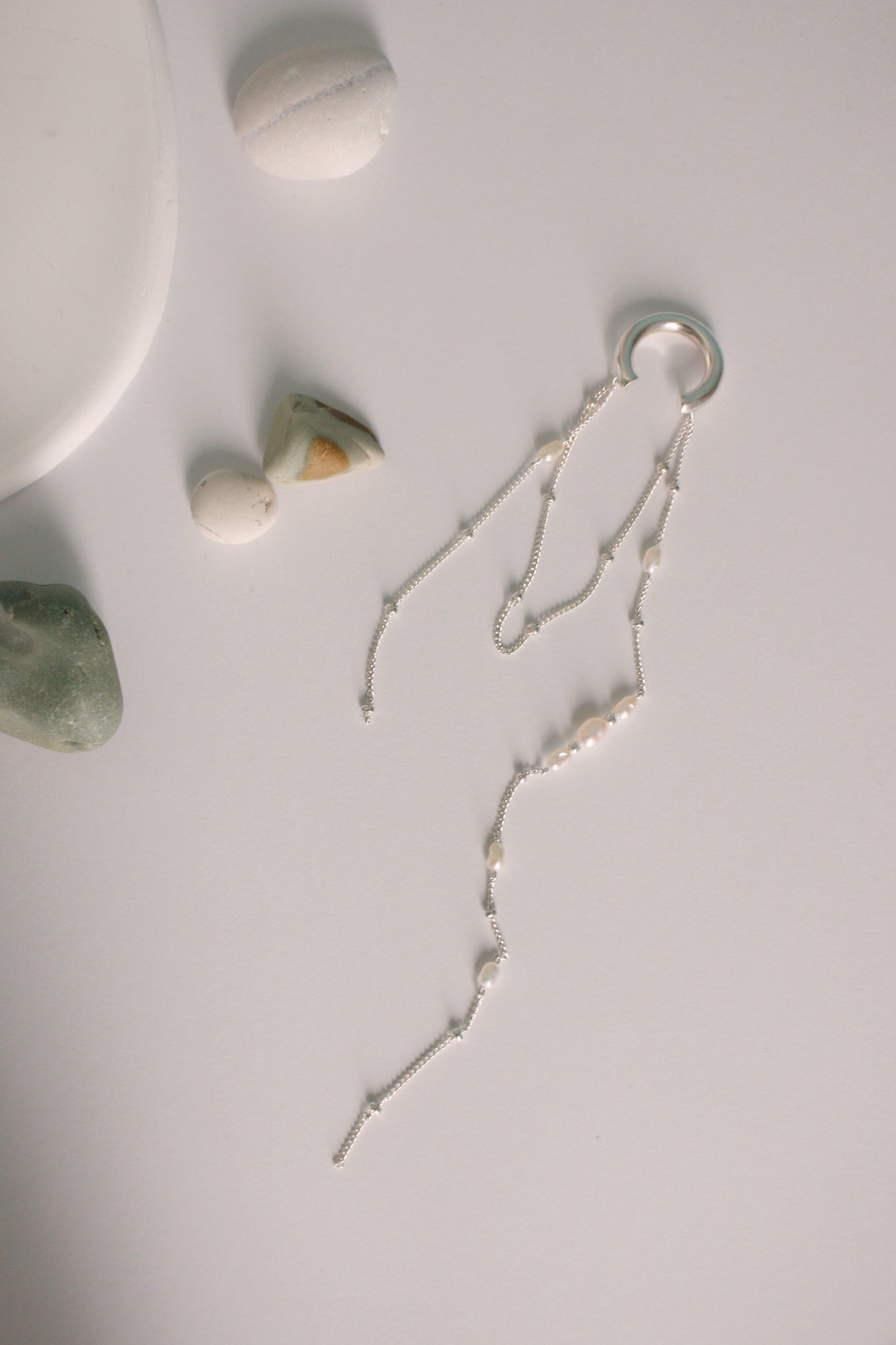 Ear cuff with chains