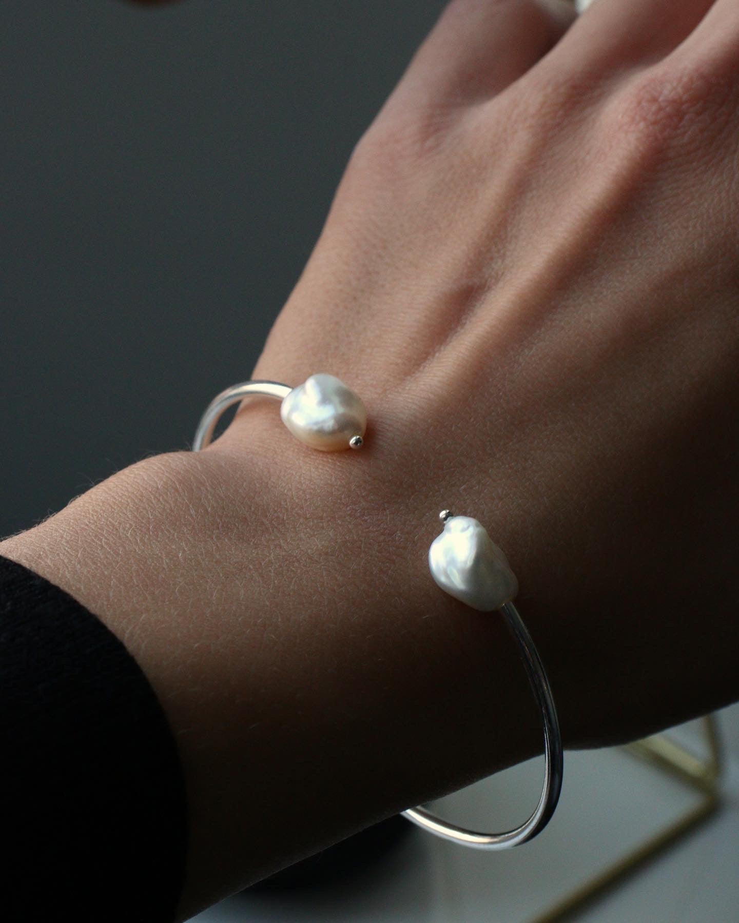 Open cuff bracelet