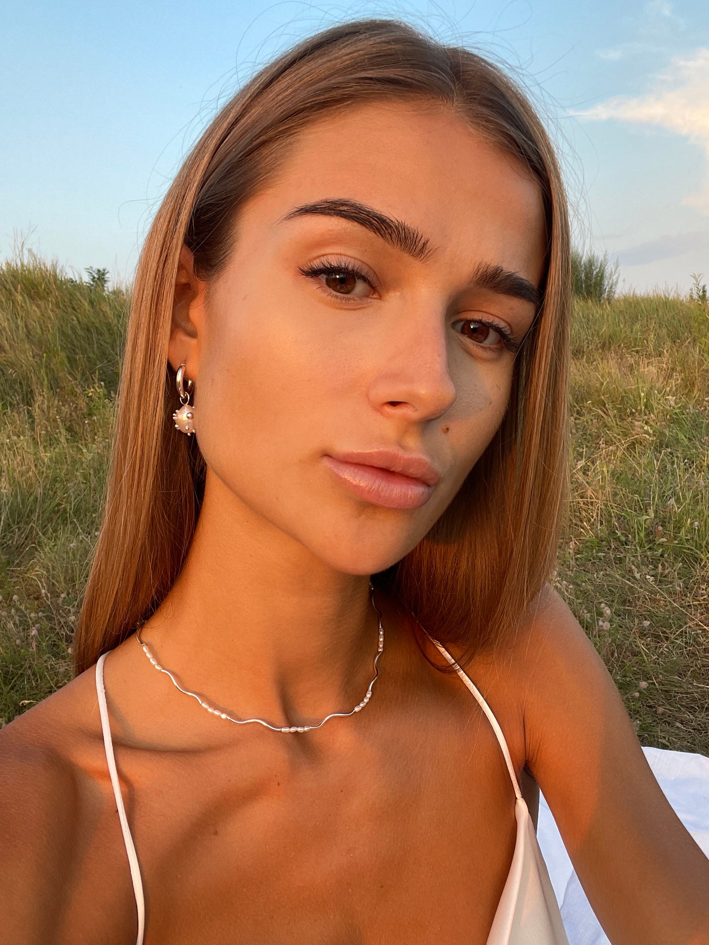 Choker necklace "White wave"