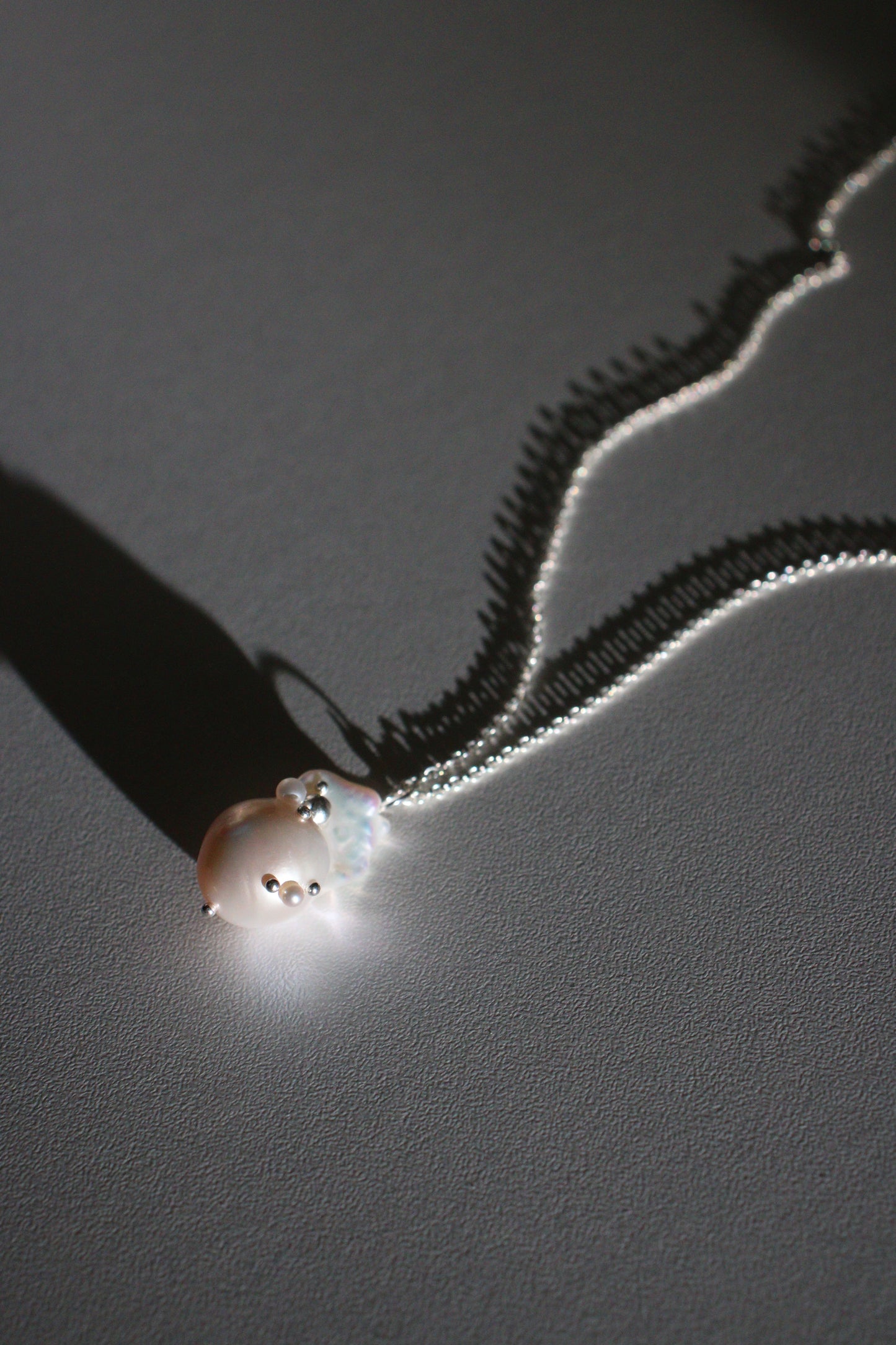 Necklace with baroque pearl