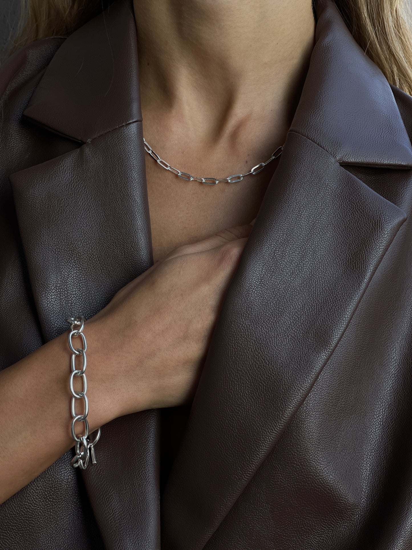Bracelet with toggle clasp