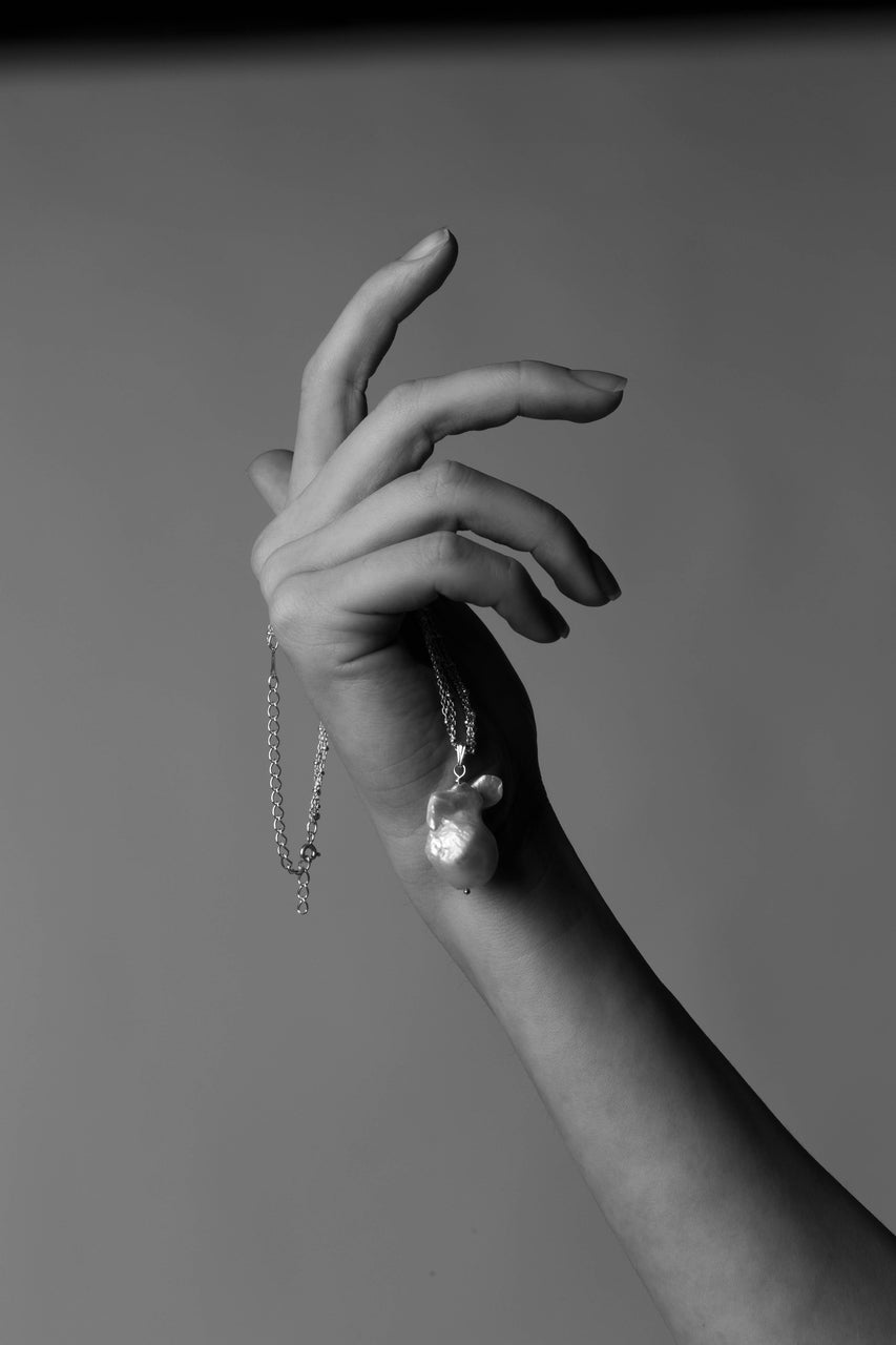 Triple chain with baroque pearl