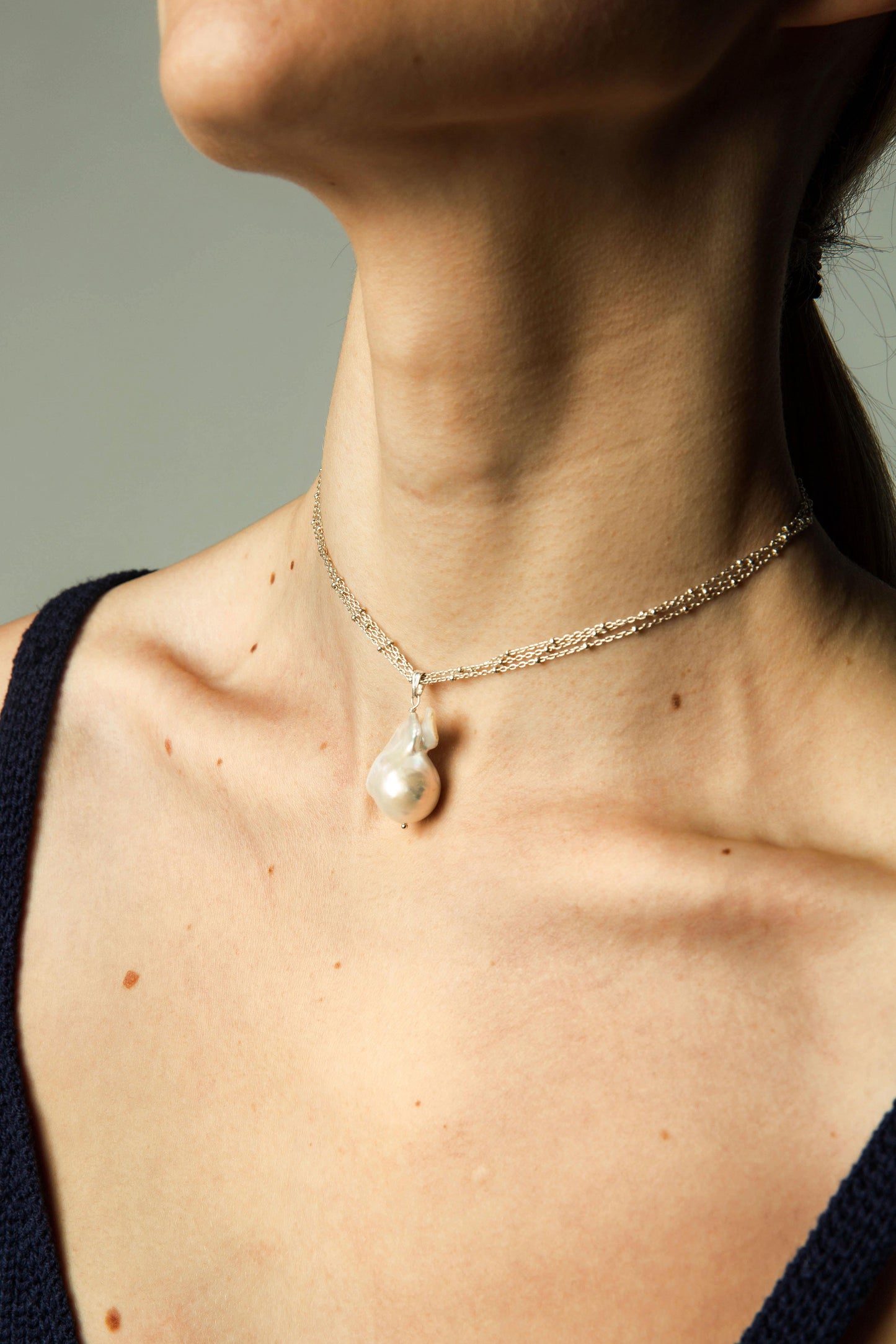 Triple chain with baroque pearl
