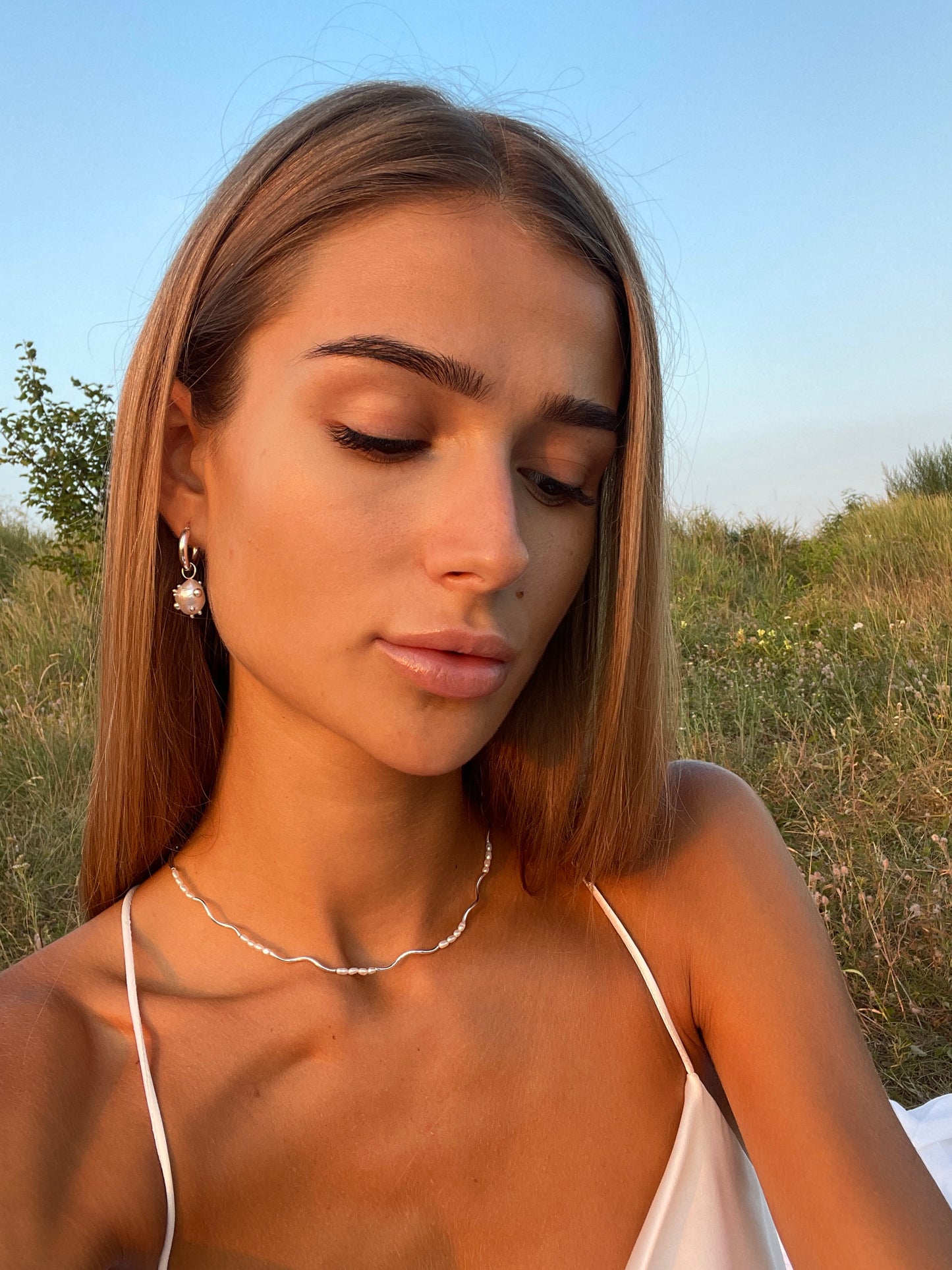 Choker necklace "White wave"