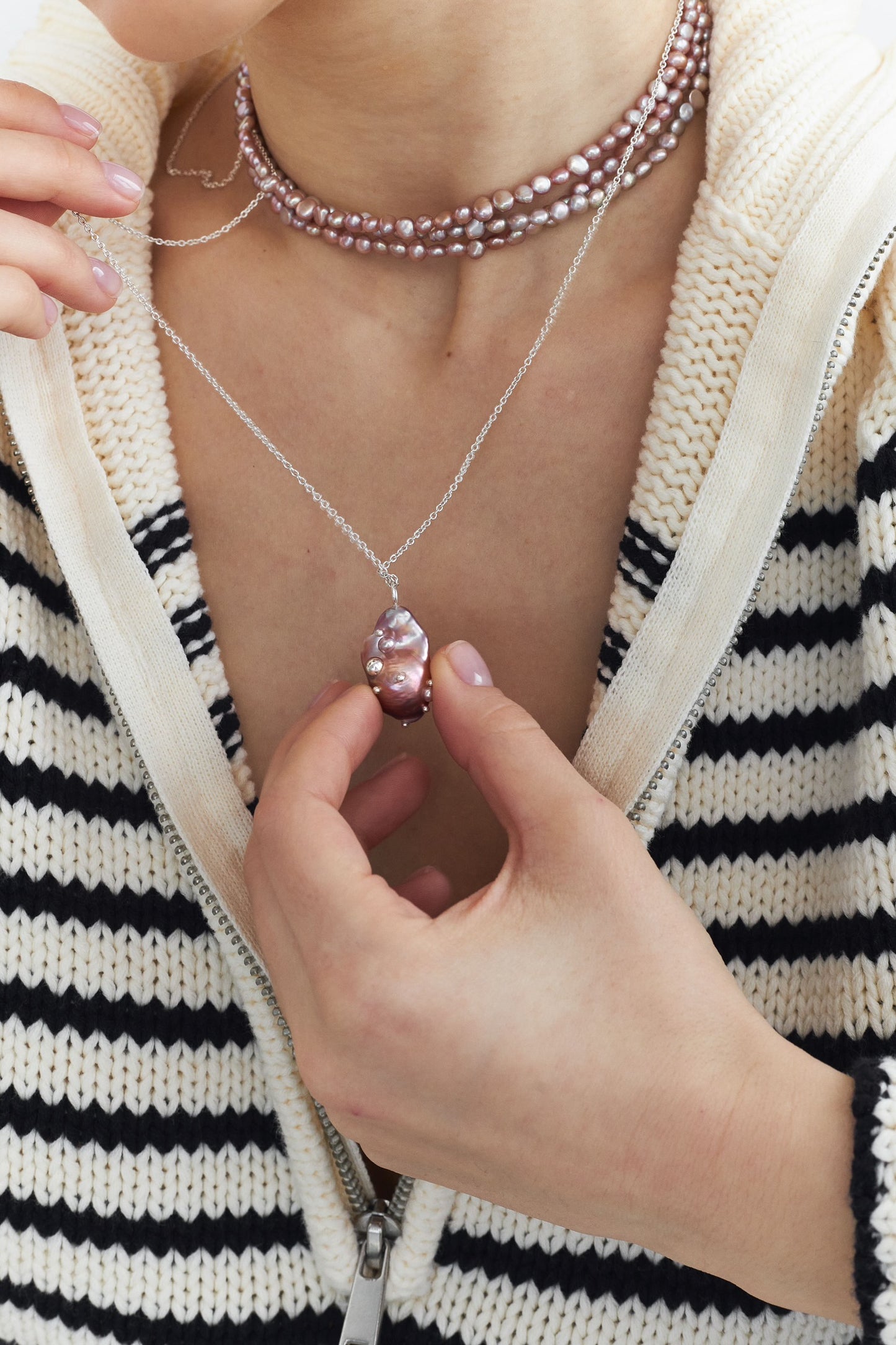 Барокова перлина на довгому ланцюжку silver