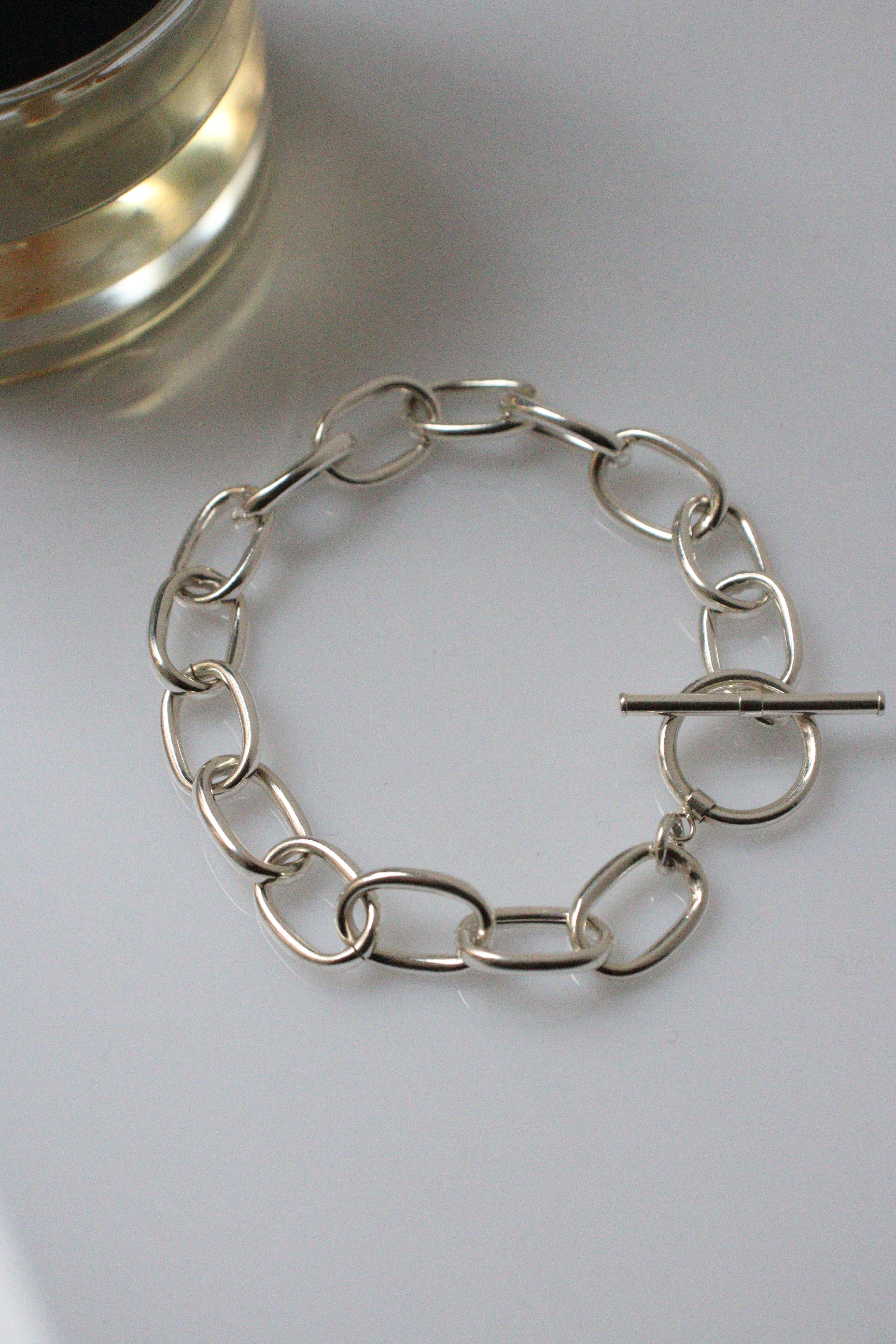 Bracelet with toggle clasp