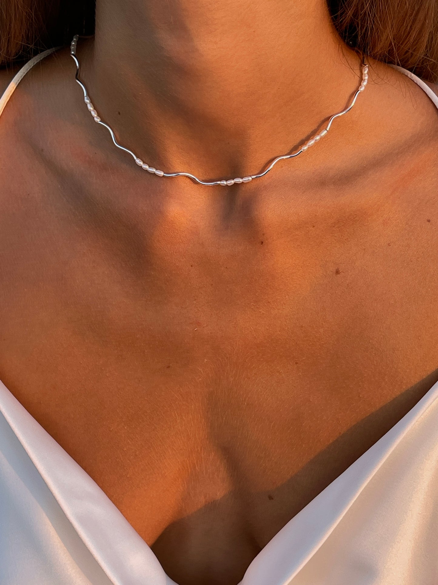 Choker necklace "White wave" 